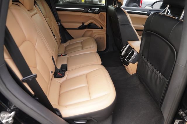 Used 2016 Porsche Cayenne image 16