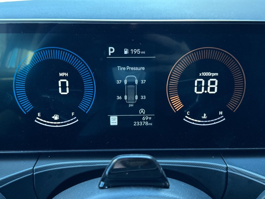 Used 2025 Hyundai Santa Fe SEL image 4