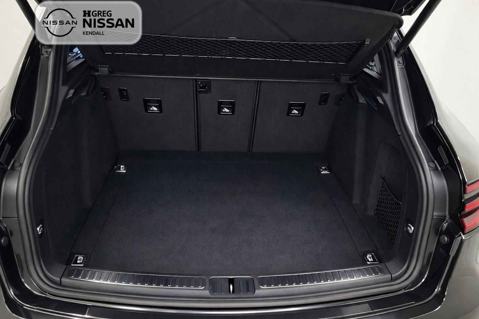 Used 2018 Porsche Macan AWD/4WD image 13