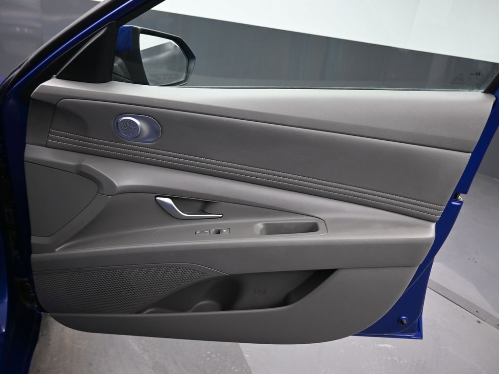 Used 2023 Hyundai Elantra SEL w/ Convenience Package FWD image 38