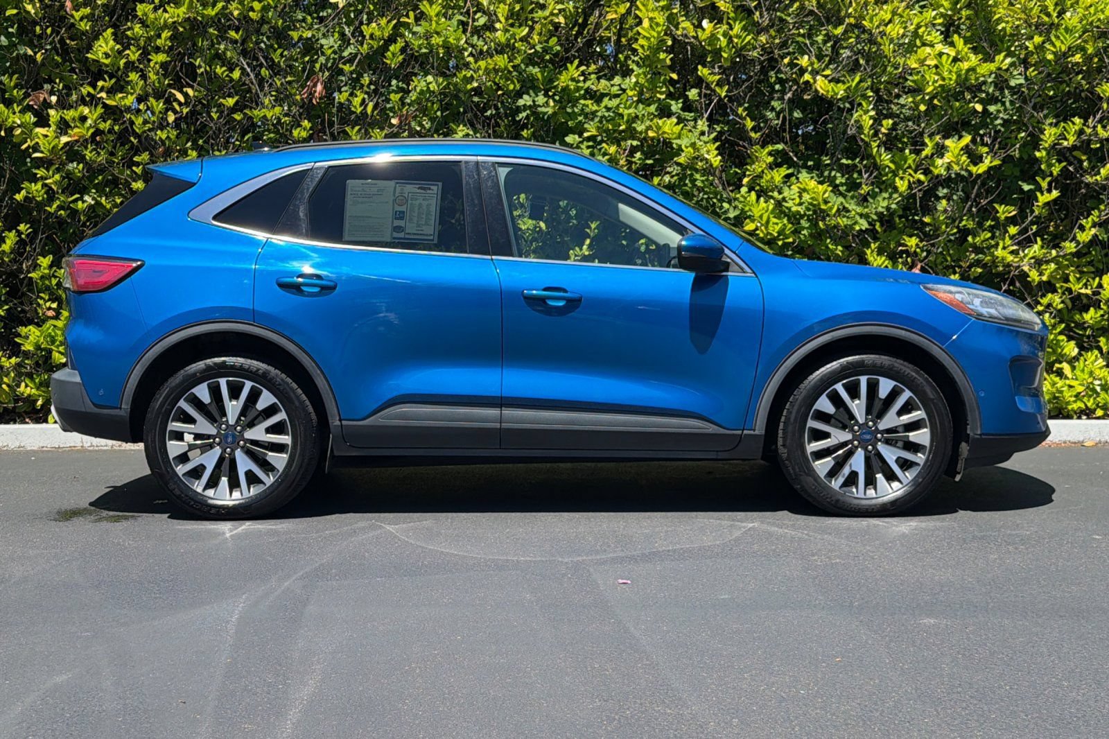 Used 2020 Ford Escape Titanium AWD/4WD image 3