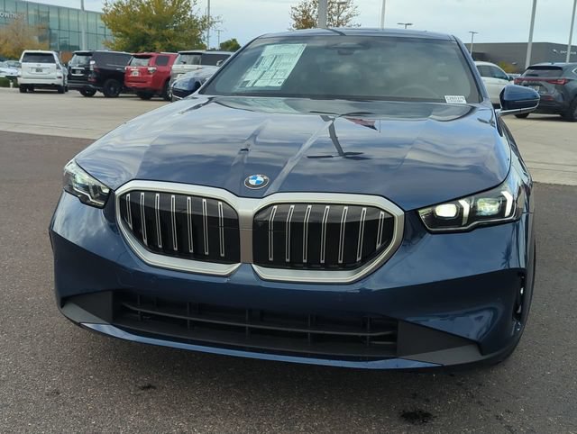 Used 2026 BMW 530i w/ Premium Package RWD image 3