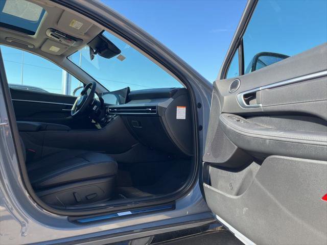 Used 2025 Hyundai Sonata Limited FWD image 17