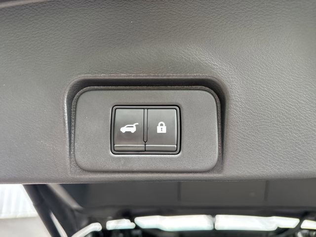 Used 2022 Nissan Rogue SL w/ SL Premium Package image 17