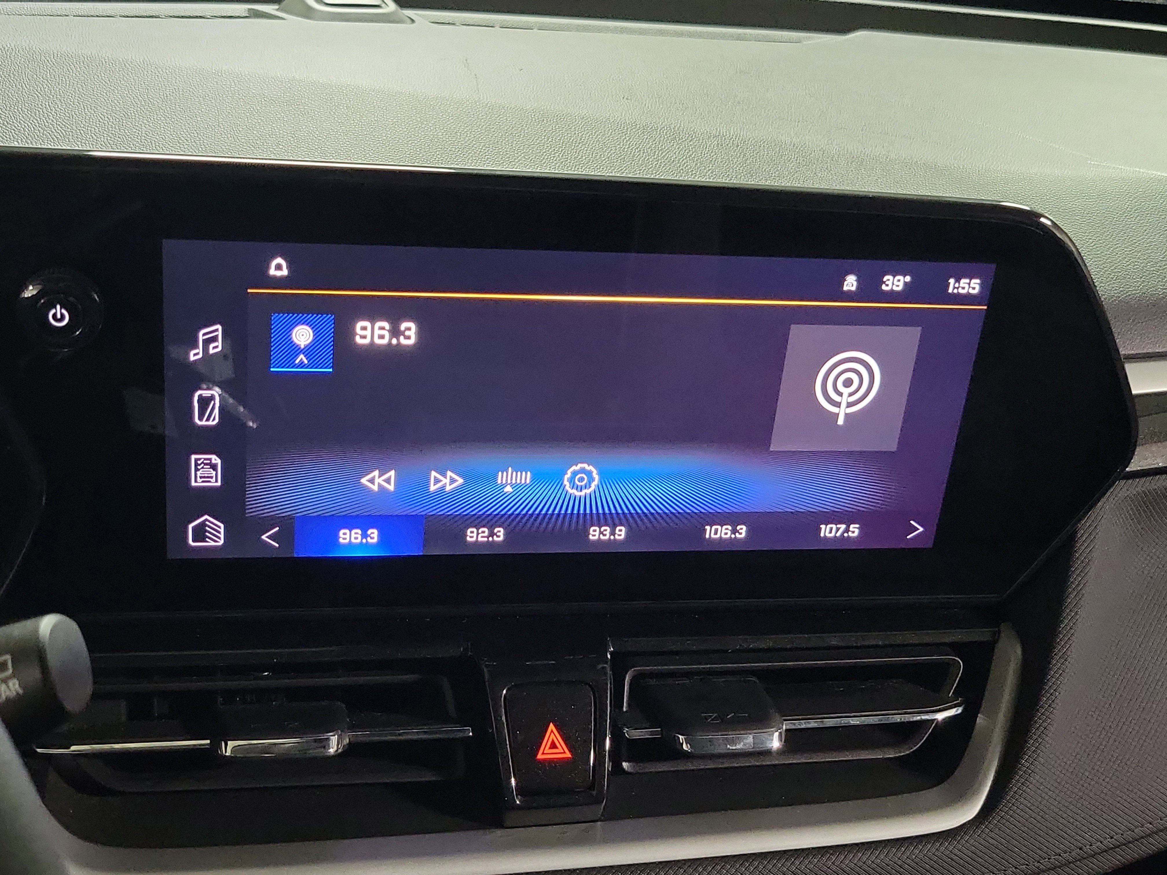 Used 2025 Chevrolet TrailBlazer LT AWD/4WD image 28