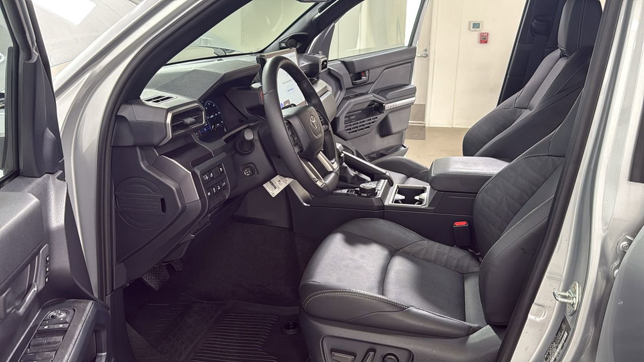 Certified 2025 Toyota 4Runner TRD Off-Road Premium image 12