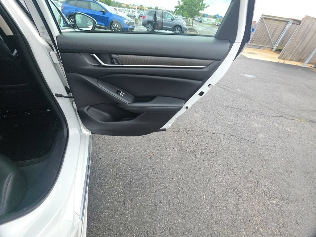 Used 2018 Honda Accord EX-L image 28