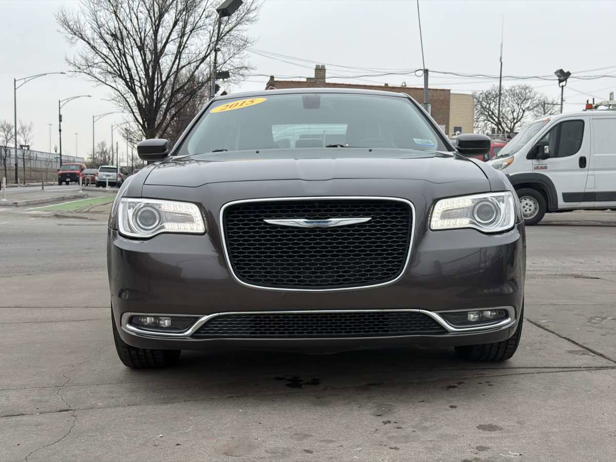 Used 2015 Chrysler 300 Limited w/ Driver Convenience Group image 2