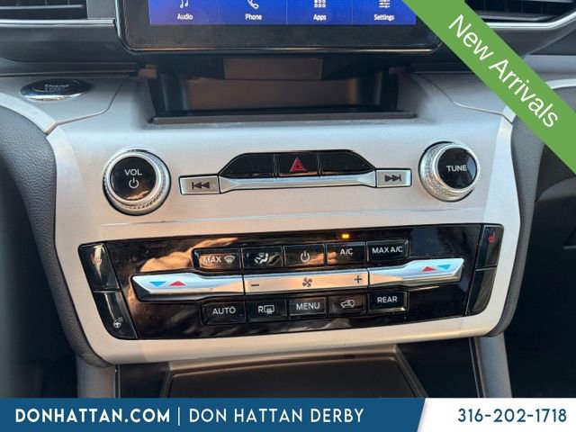 Used 2023 Ford Explorer XLT w/ Equipment Group 202A image 7