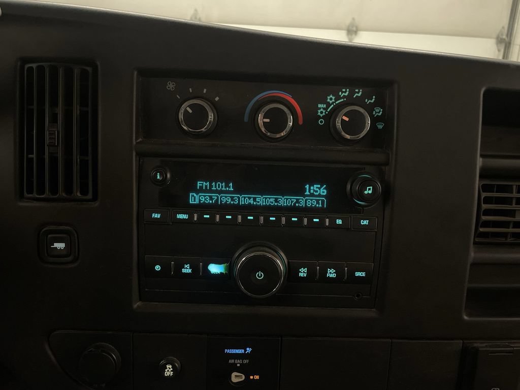 Used 2017 GMC Savana 2500 RWD image 7