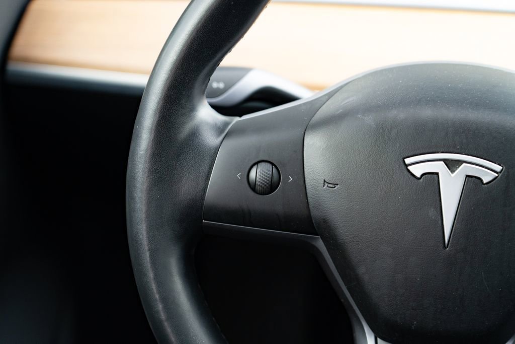 Used 2018 Tesla Model 3 Mid Range image 21