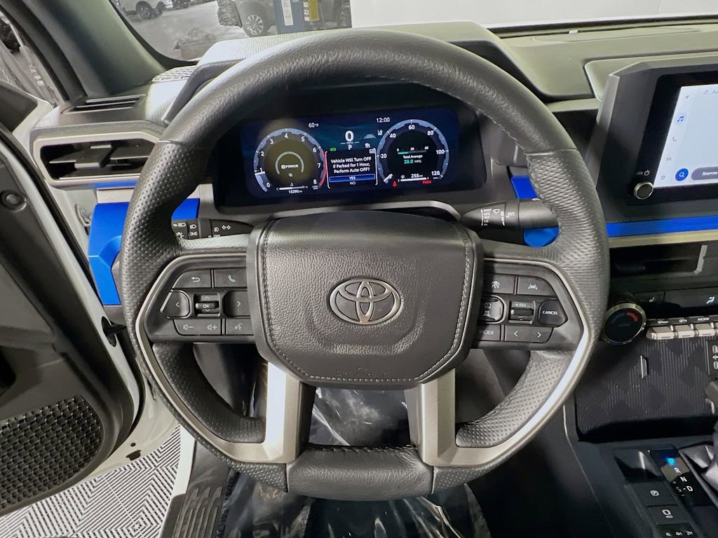 Certified 2025 Toyota Tacoma TRD Off-Road AWD/4WD image 11