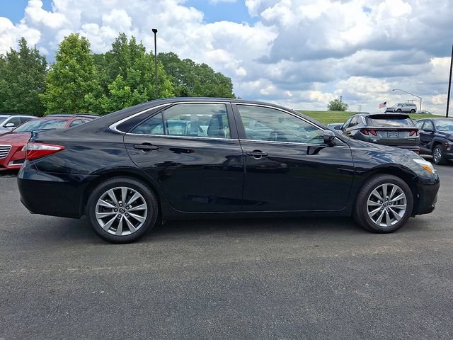 Used 2016 Toyota Camry XLE w/ Moonroof Package FWD image 7