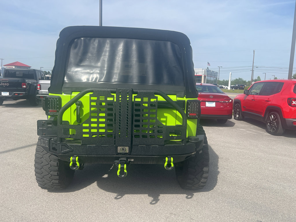 Used 2012 Jeep Wrangler Unlimited Rubicon w/ Dual Top Group AWD/4WD image 5