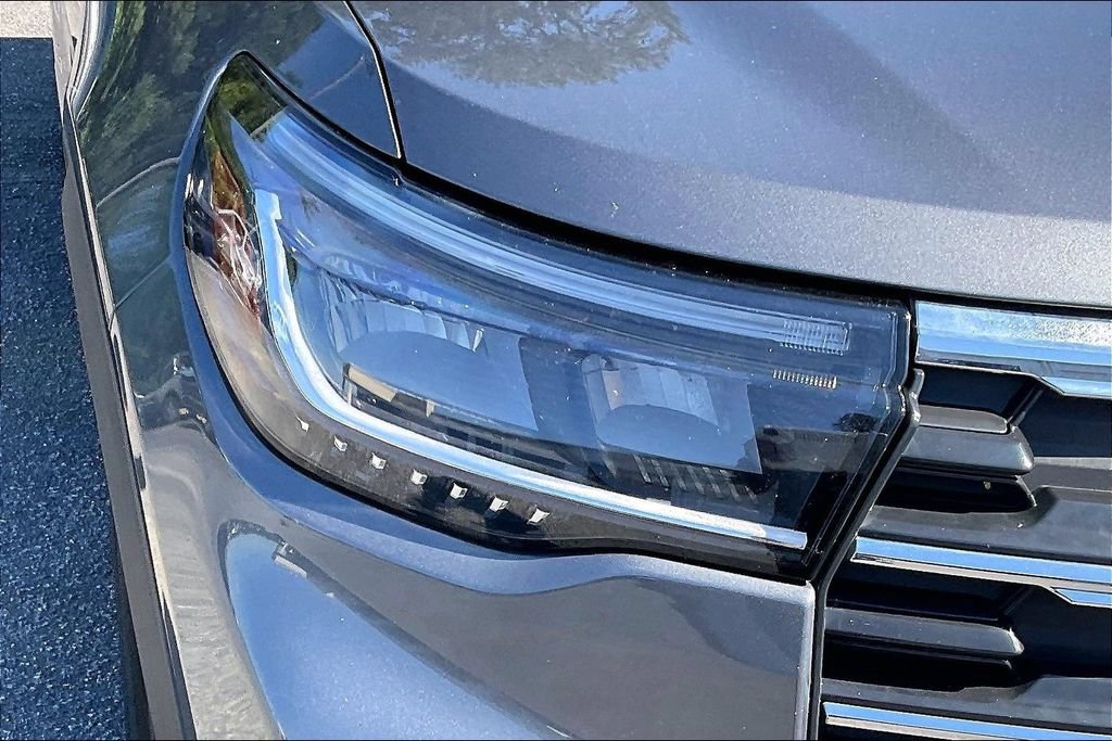 Certified 2025 Ford Explorer Active RWD image 29