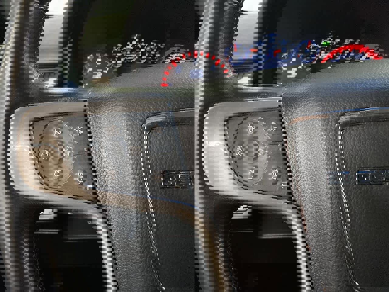 Used 2016 GMC Yukon Denali w/ Open Road Package image 20