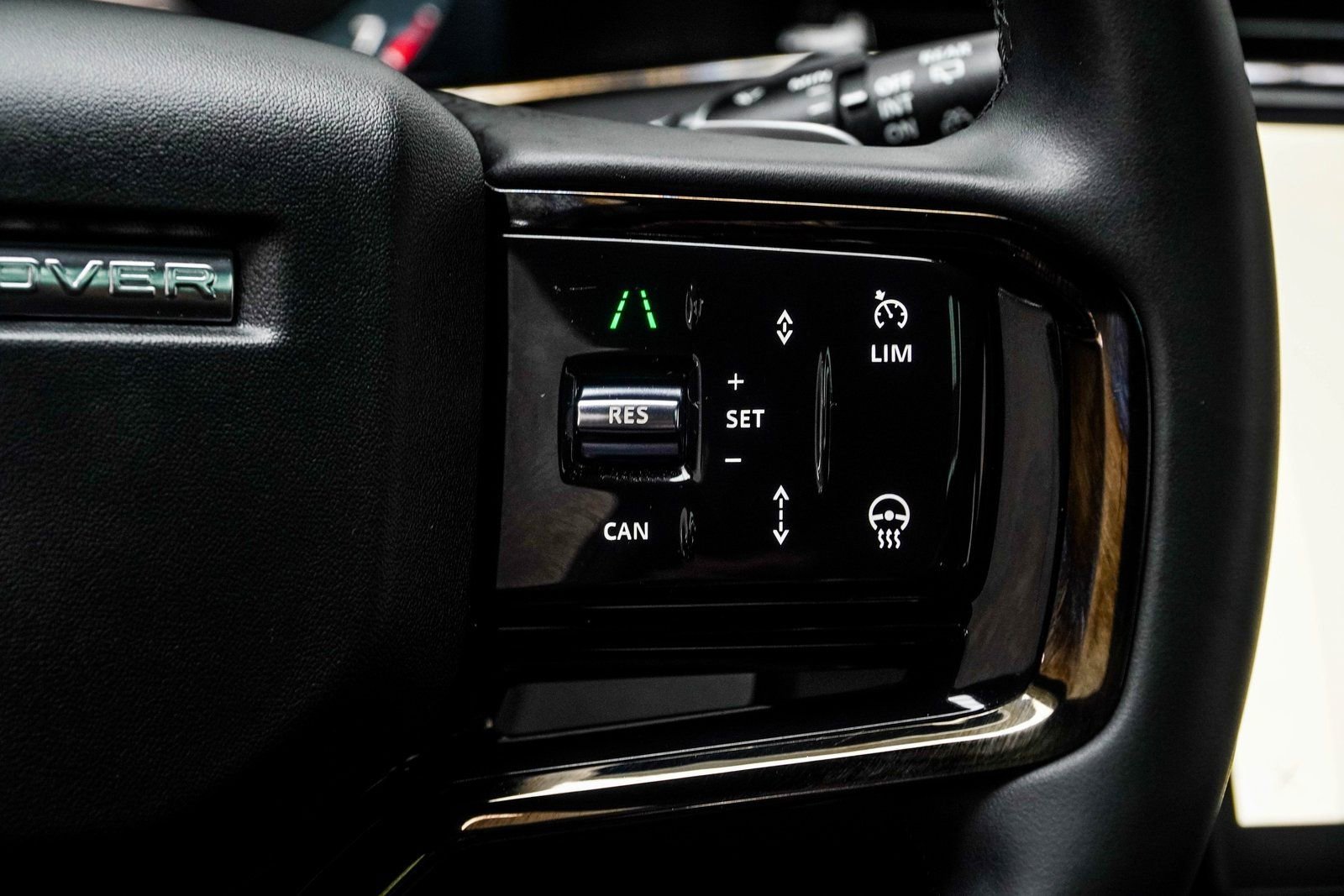 Used 2024 Land Rover Range Rover Evoque Dynamic SE image 27