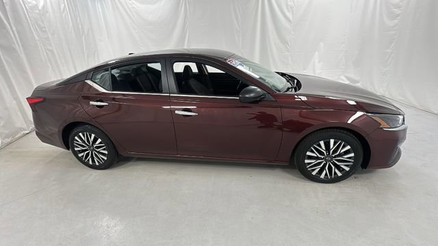 Certified 2024 Nissan Altima 2.5 SV FWD image 2