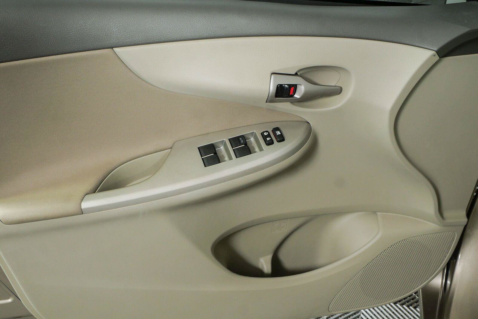 Used 2010 Toyota Corolla LE w/ LE EVP Pkg #1 FWD image 6
