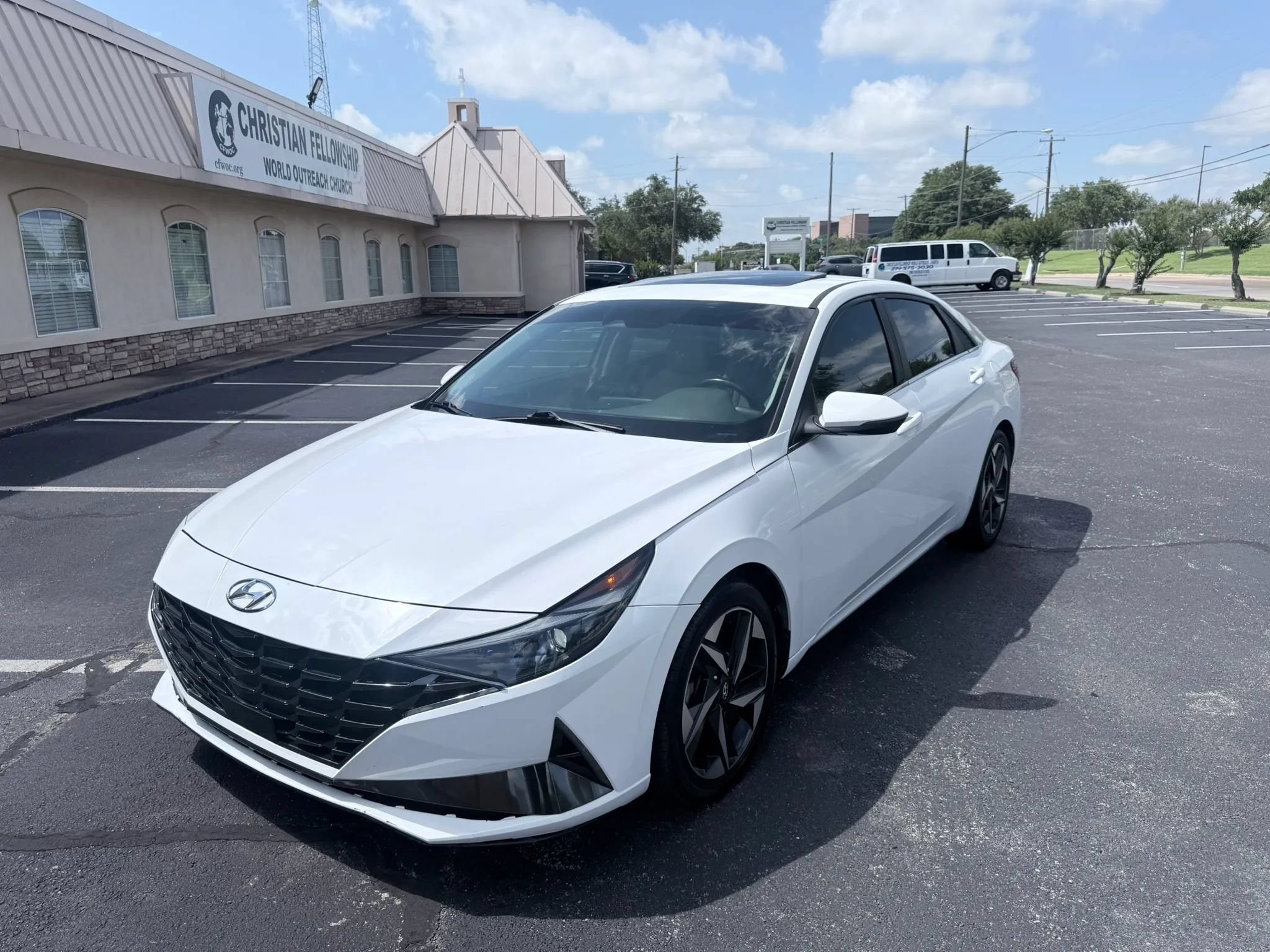 Used 2021 Hyundai Elantra Limited w/ Cargo Package FWD image 1
