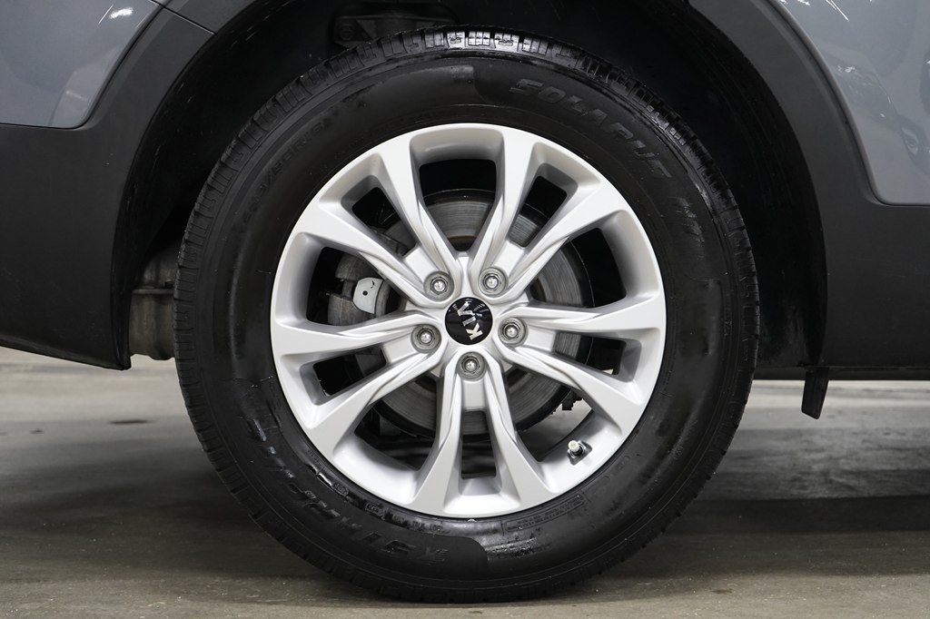 Used 2021 Kia Telluride LX FWD image 38
