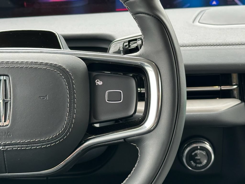 New 2025 Lincoln Navigator Reserve AWD/4WD image 10