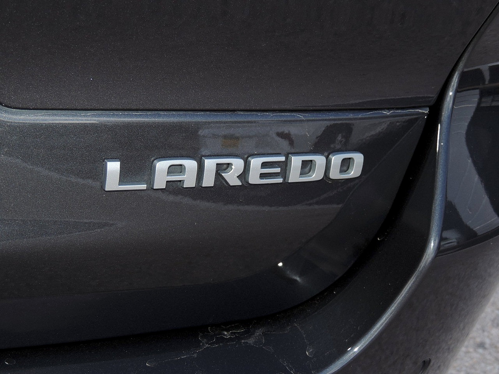 Used 2025 Jeep Grand Cherokee L Laredo RWD image 14