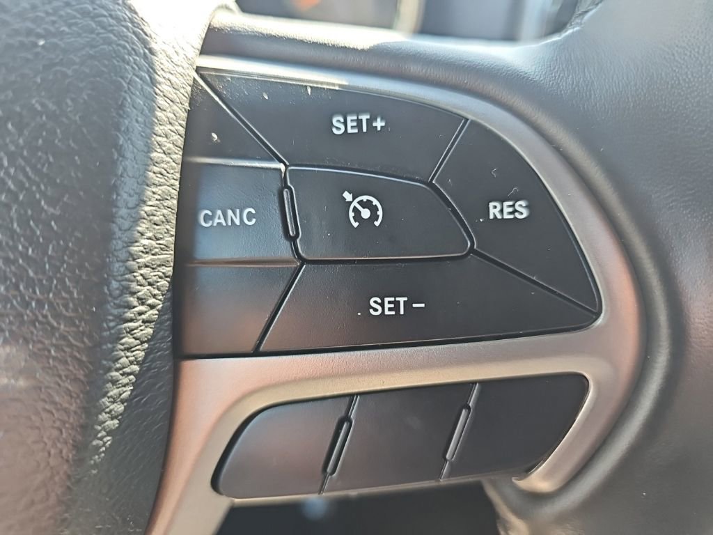 Certified 2021 Jeep Grand Cherokee Laredo AWD/4WD image 28
