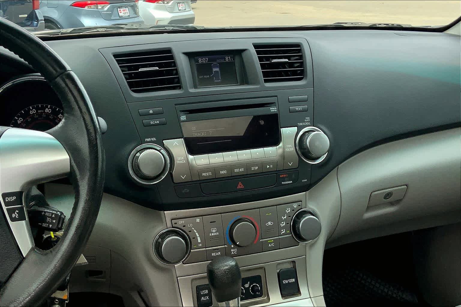Used 2012 Toyota Highlander SE FWD image 6