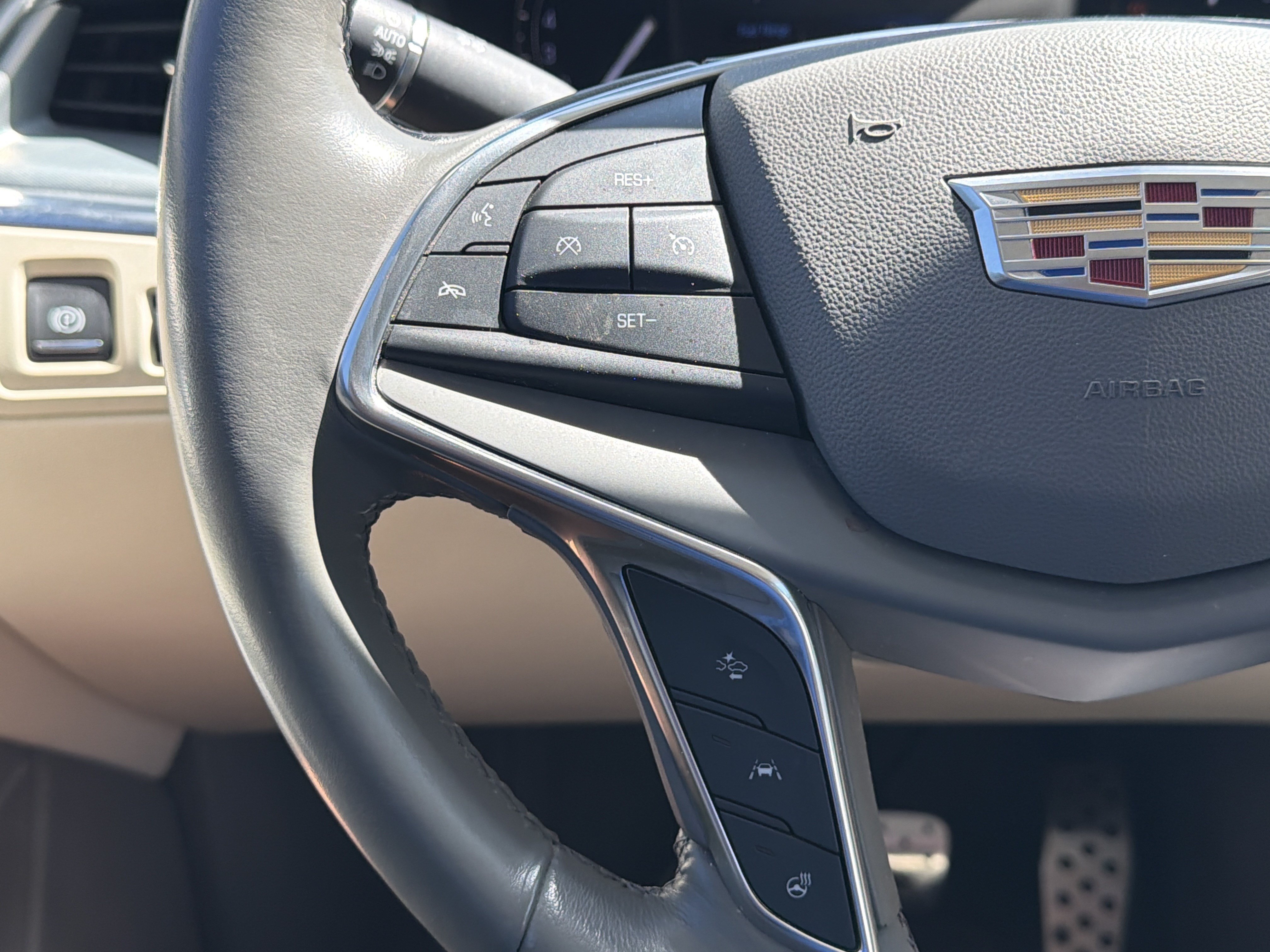 Used 2019 Cadillac XT5 Premium Luxury w/ Driver Assist Package FWD image 14
