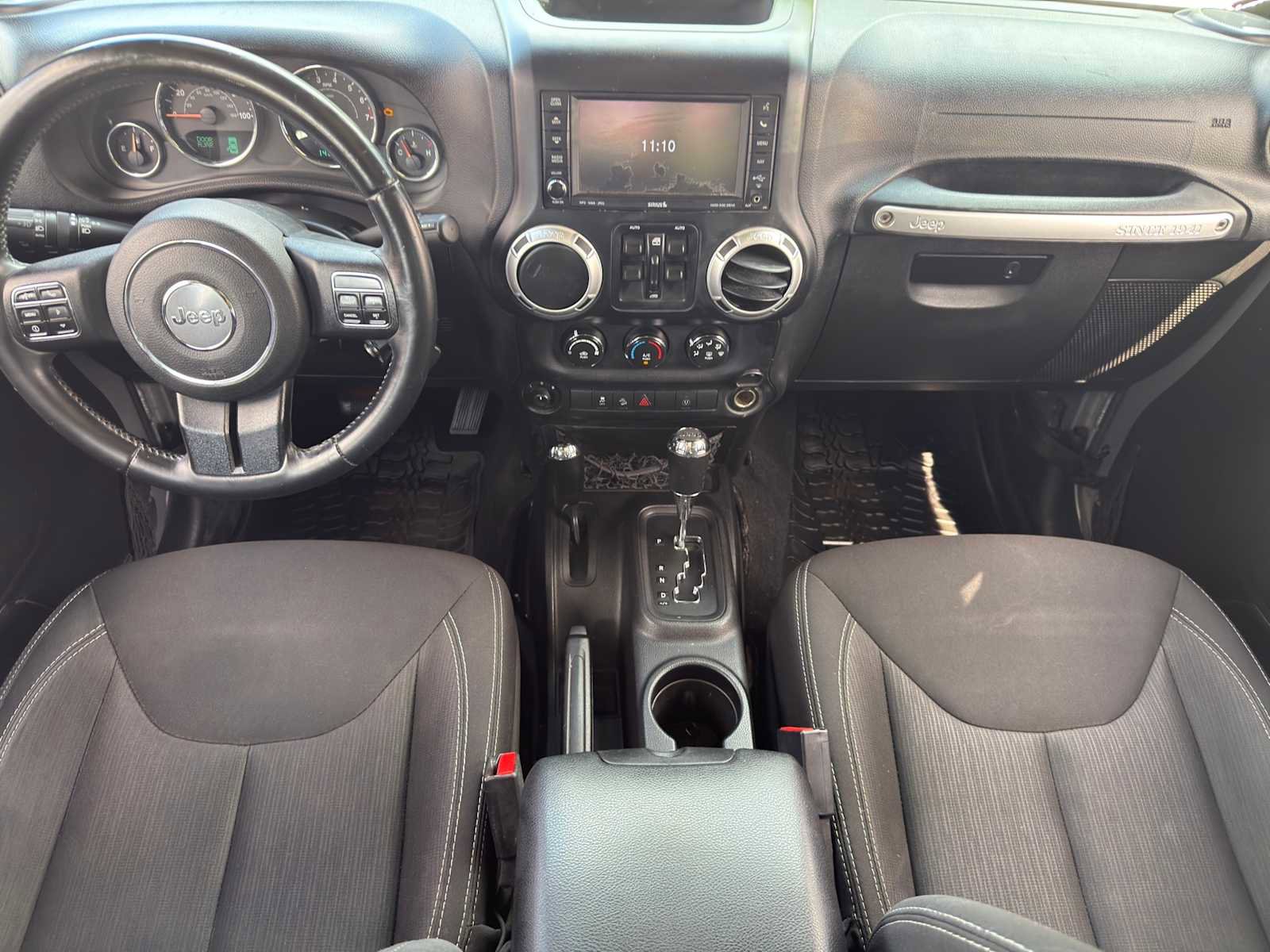 Used 2015 Jeep Wrangler Unlimited Rubicon w/ Connectivity Group AWD/4WD image 20