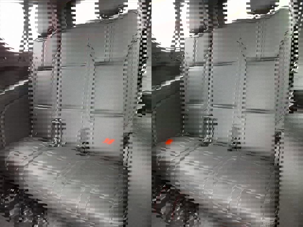 Used 2021 Chevrolet Suburban RST w/ Luxury Package image 15