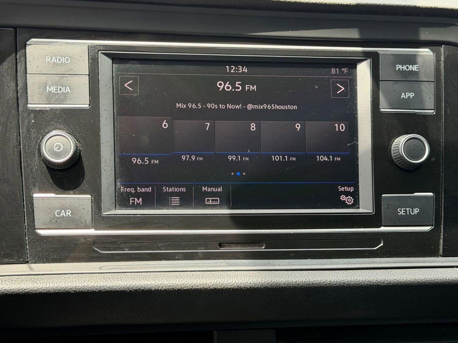 Used 2019 Volkswagen Jetta S image 24