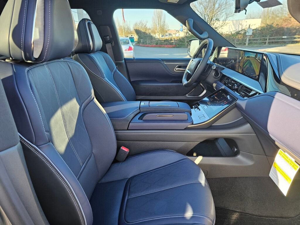 New 2026 INFINITI QX80 4WD image 11