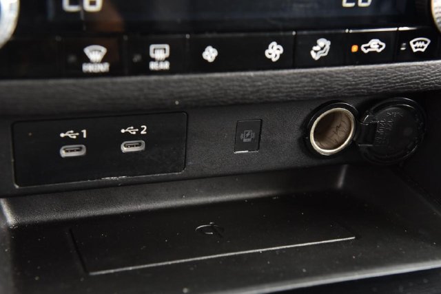 Used 2025 Mitsubishi Outlander AWD image 19