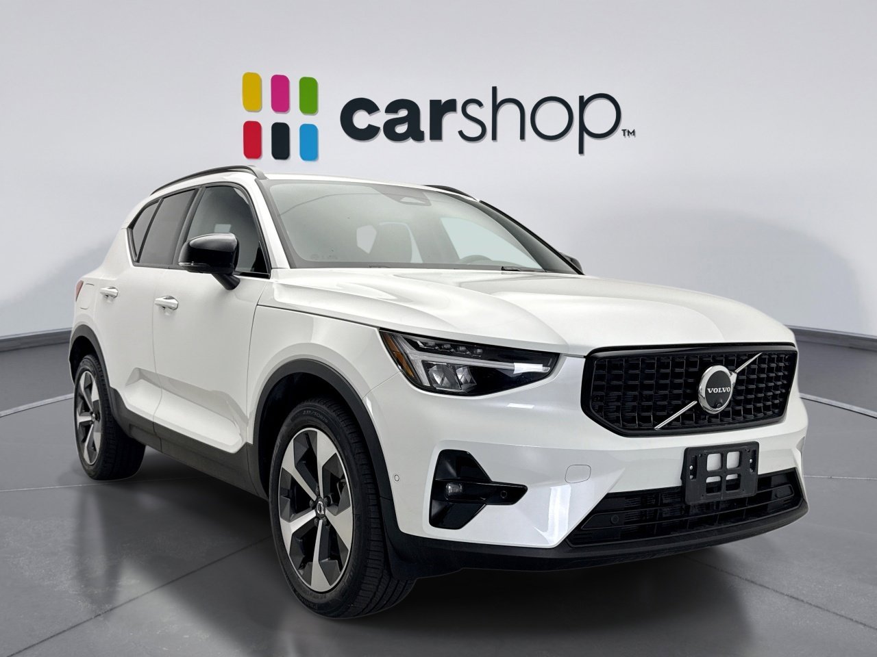 Used 2025 Volvo XC40 B5 Plus AWD/4WD image 7