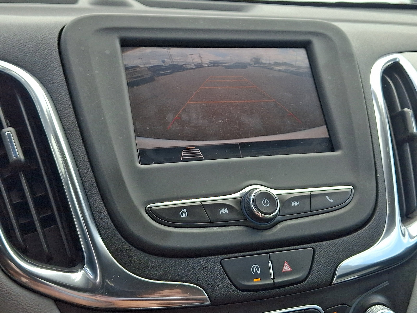 Certified 2024 Chevrolet Equinox LS FWD image 17