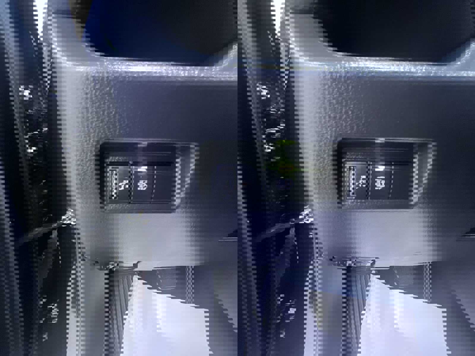 Used 2022 Toyota RAV4 XLE image 16