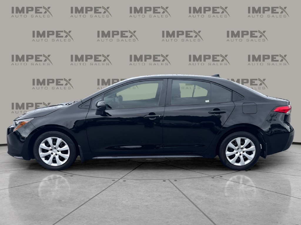 Used 2024 Toyota Corolla LE FWD image 3