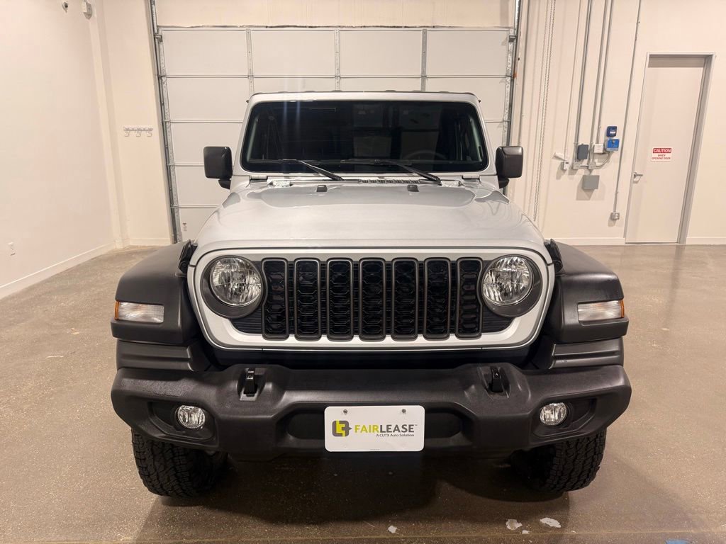 Used 2024 Jeep Wrangler Unlimited Sport AWD/4WD image 2