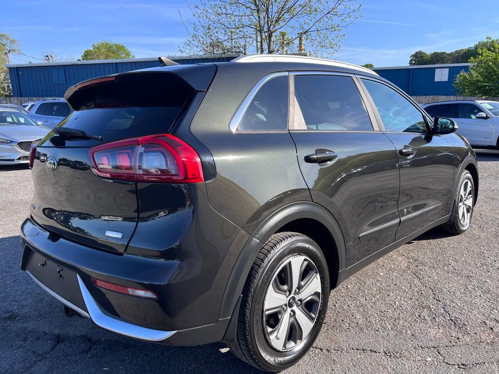 Used 2017 Kia Niro EX image 6