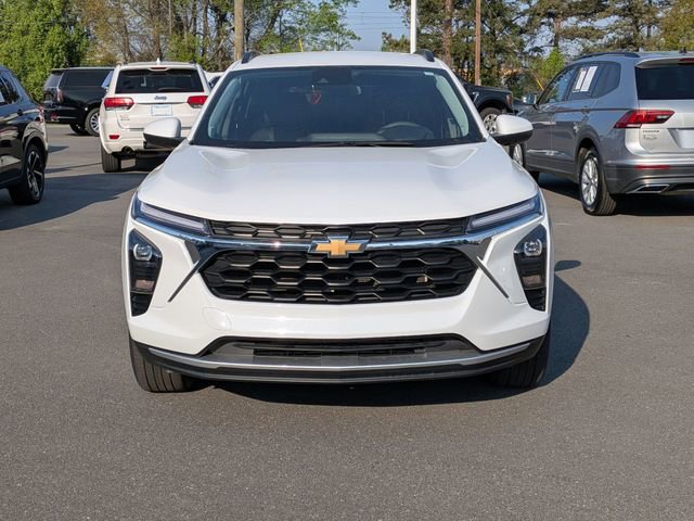 Used 2025 Chevrolet Trax LT image 9