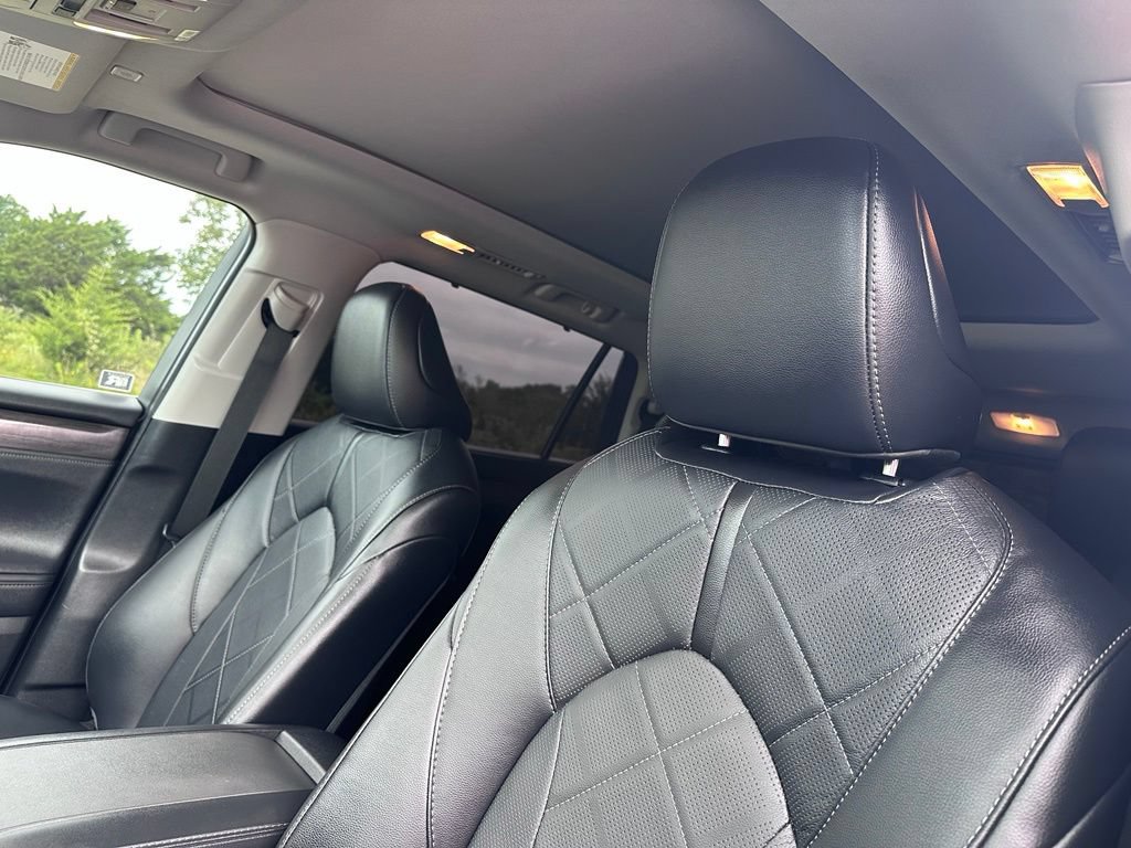 Certified 2024 Toyota Highlander Platinum AWD/4WD image 29