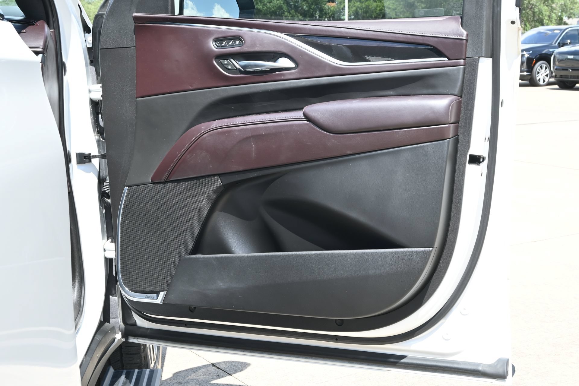 Used 2021 Cadillac Escalade ESV Sport Platinum RWD image 27
