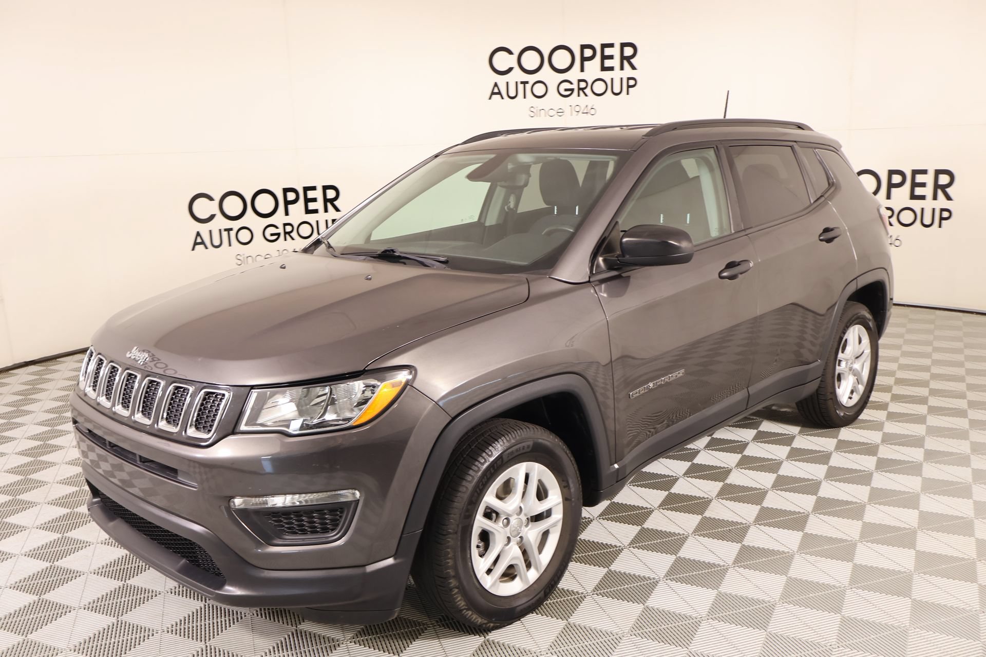 Used 2018 Jeep Compass Sport w/ Cold Weather Group FWD image 10