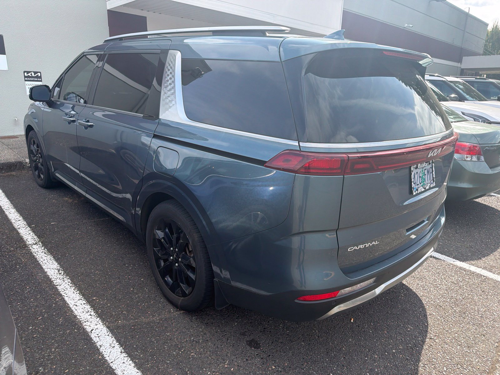 Used 2024 Kia Carnival SX FWD image 2