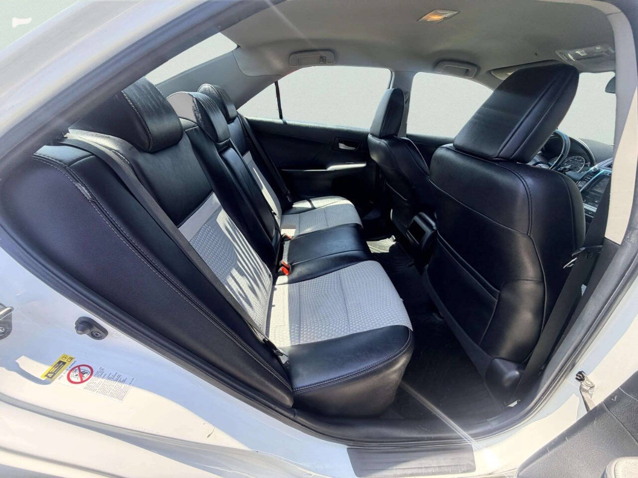 Used 2014 Toyota Camry SE FWD image 24