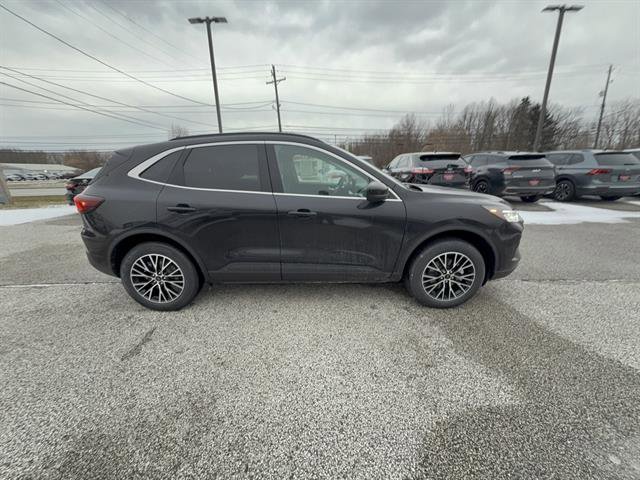 New 2026 Ford Escape SE image 8