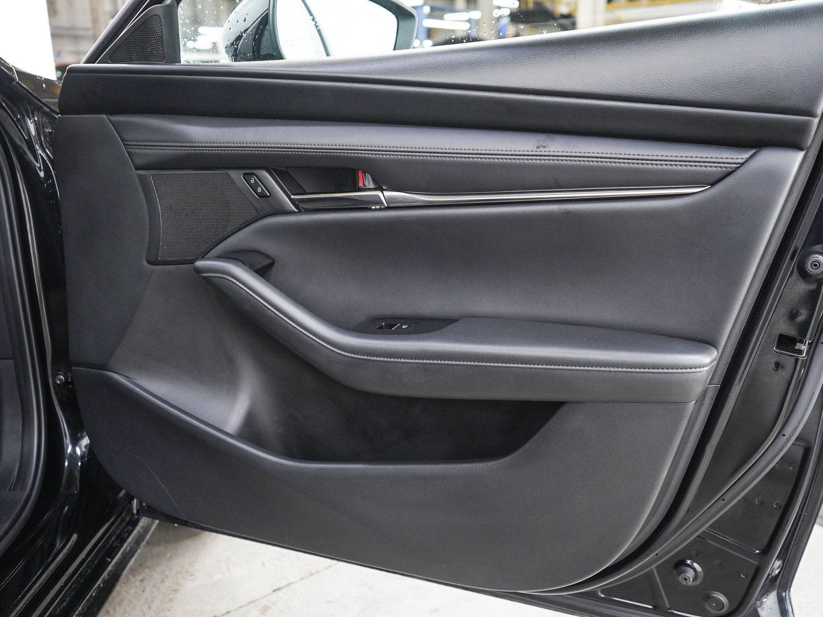 Used 2025 MAZDA MAZDA3 s FWD image 9