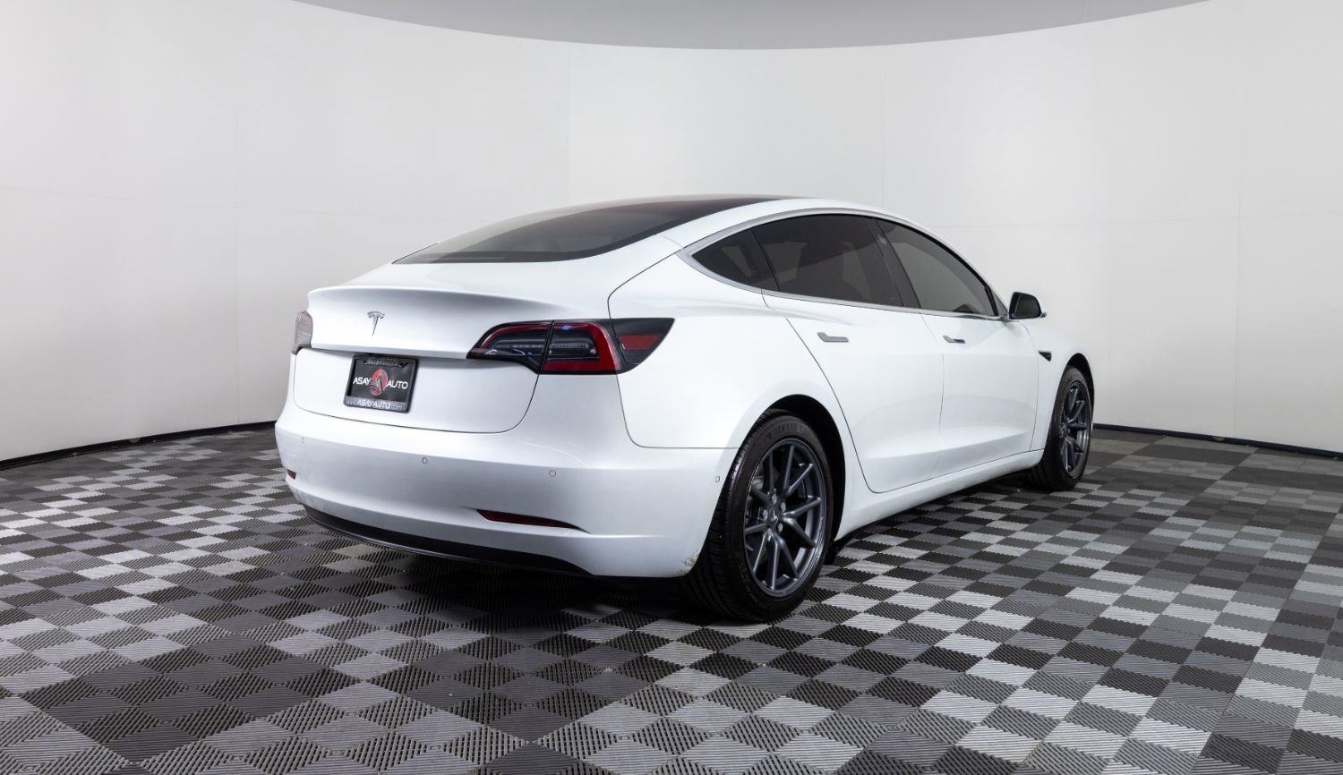 Used 2018 Tesla Model 3 Long Range image 7